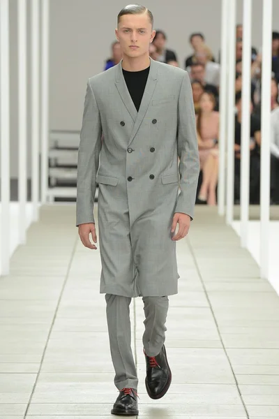 Look 7
